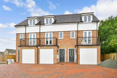 19 Mount Field, Queenborough, ME11 5DB