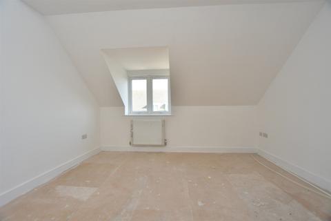 19 Mount Field, Queenborough, ME11 5DB