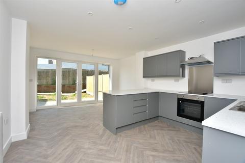 19 Mount Field, Queenborough, ME11 5DB