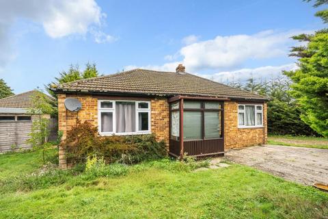 2 bedroom detached bungalow for sale, Carterton,  Oxfordshire,  OX18