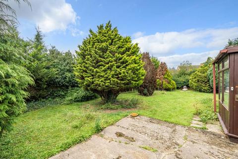 2 bedroom detached bungalow for sale, Carterton,  Oxfordshire,  OX18