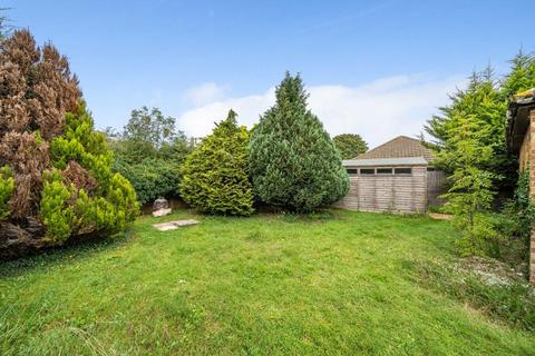 2 bedroom detached bungalow for sale, Carterton,  Oxfordshire,  OX18