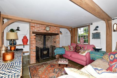 Gardeners Cottage Coldred Road, Eythorne, Dover, CT15 4BE
