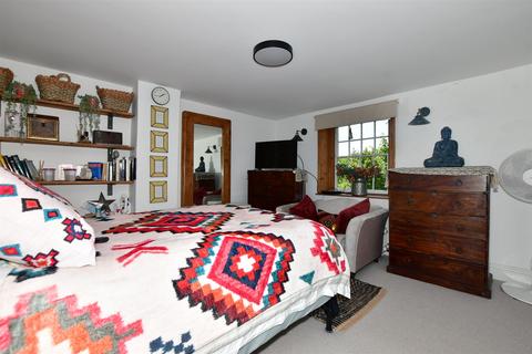 Gardeners Cottage Coldred Road, Eythorne, Dover, CT15 4BE