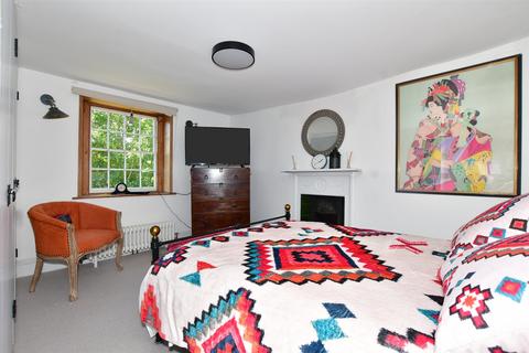 Gardeners Cottage Coldred Road, Eythorne, Dover, CT15 4BE