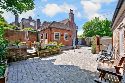 Gardeners Cottage Coldred Road, Eythorne, Dover, CT15 4BE