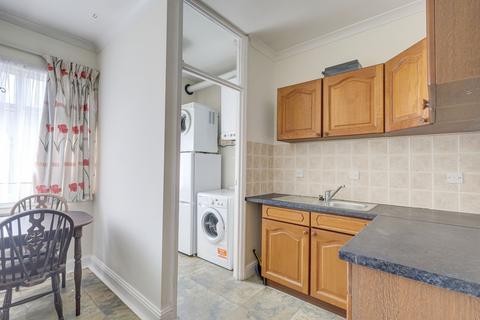 1 bedroom flat for sale, London Road, Leigh-on-sea, SS9
