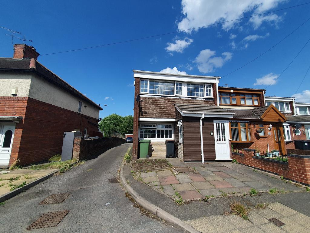 College Street, Nuneaton, Warwickshire. CV10 7BG 3 bed end of terrace house for sale £195,000
