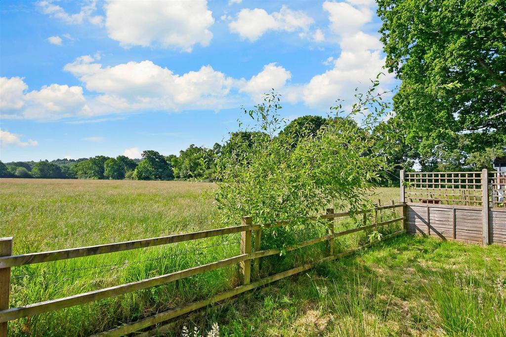 Broadway Park, Petersfield, Hampshire 1 bed park home for sale £135,000