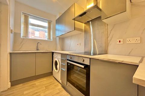 2 bedroom terraced house to rent, Barnbrough Street, Burley, Leeds, LS4