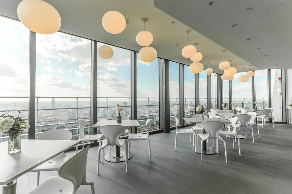 Uncle sky lounge-...