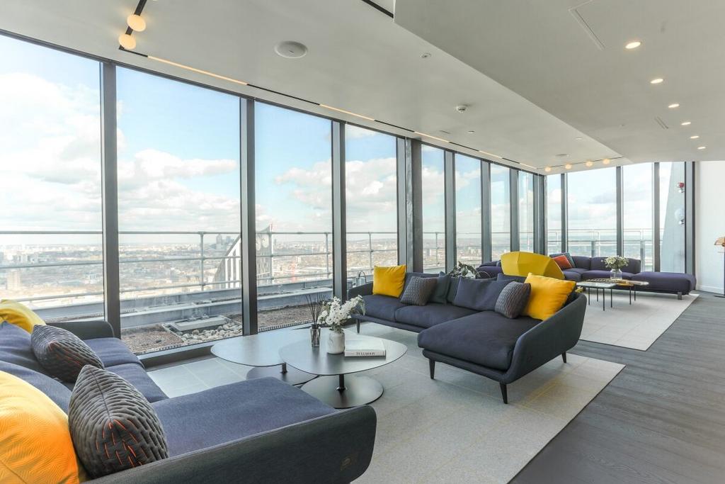 Uncle sky lounge-...
