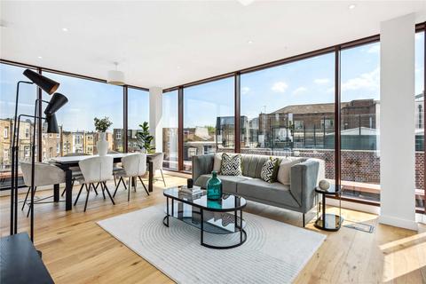 3 bedroom penthouse for sale, Battersea High Street, SW11