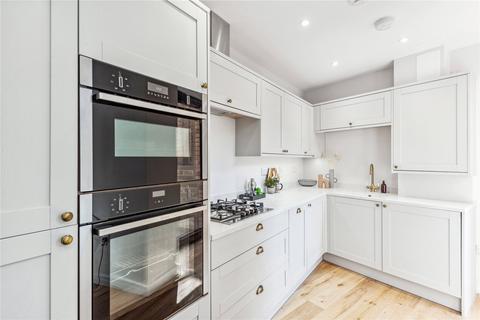 2 bedroom apartment for sale, Battersea High Street, SW11