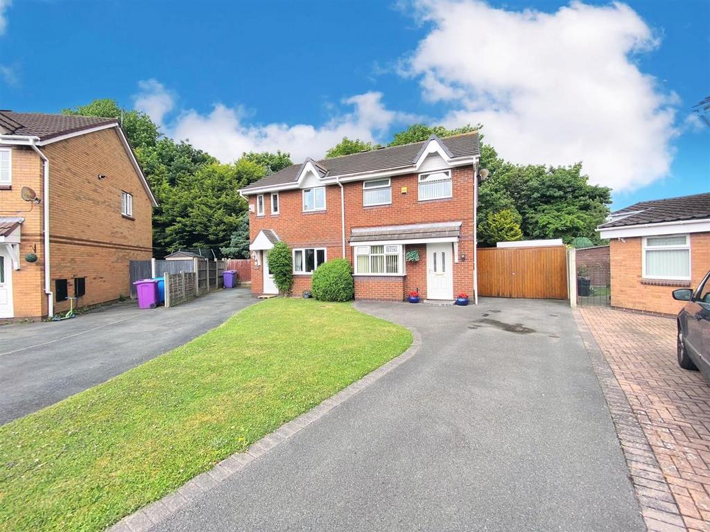 Bowden Close, Croxteth Park, Liverpool 3 bed semidetached house for