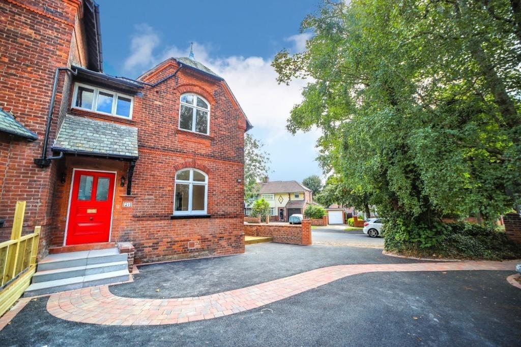 Park Road North, NewtonLeWillows... 4 bed semidetached house £