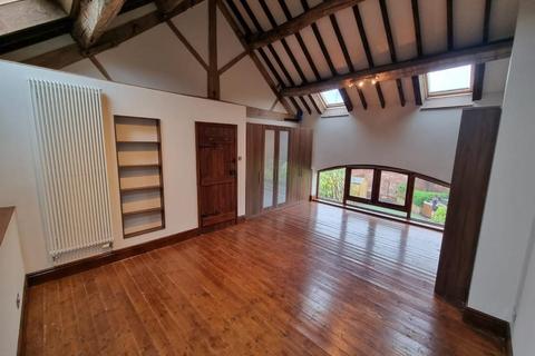 2 bedroom barn conversion to rent - Watling Street, Stretton, Stafford, Staffordshire, ST19