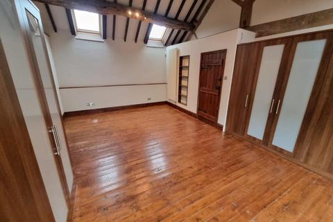 2 bedroom barn conversion to rent - Watling Street, Stretton, Stafford, Staffordshire, ST19