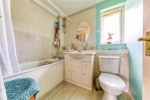 12 Whitmead Close, South Croydon, CR2 7AS