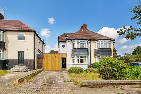 4 Hawthorn Drive, West Wickham, BR4 9EZ