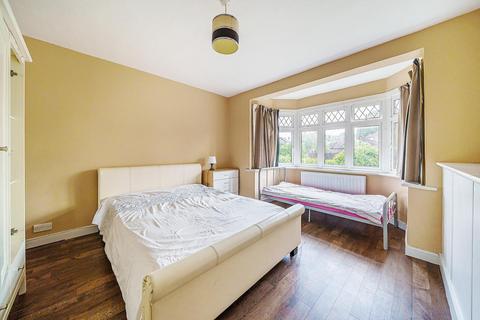 4 Hawthorn Drive, West Wickham, BR4 9EZ
