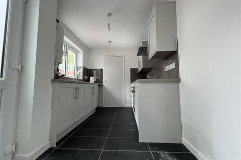 4 bedroom terraced house to rent, Lloyd Street, Wolverhampton, West Midlands, WV6