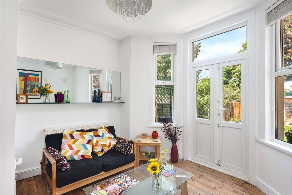 Earlham Grove, Forest Gate, London, E7 3 bed end of terrace house for