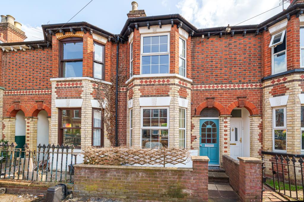 Reading, Berkshire, RG2 2 bed terraced house for sale £375,000