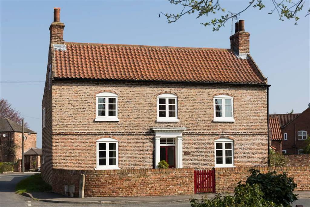 Riccall Lane, Kelfield, York, YO19 4 bed detached house £475,000