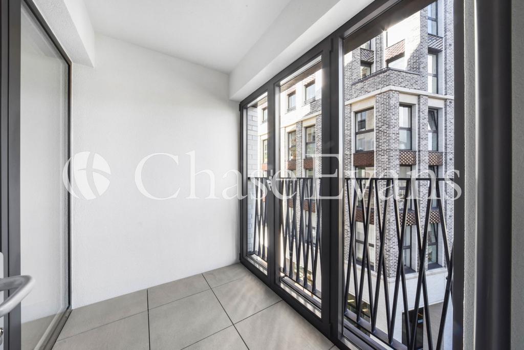 Delphini Apartments,