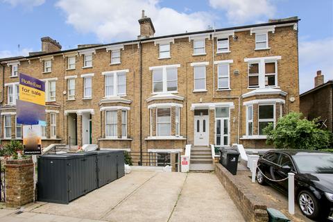 Flat 3, 50 The Grove, Ealing, London, W5 5LG
