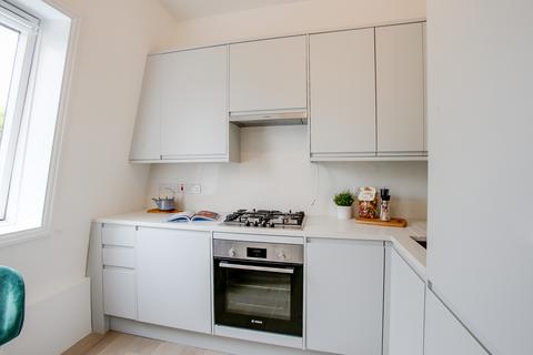 Flat 3, 50 The Grove, Ealing, London, W5 5LG