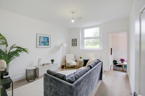 Flat 3, 50 The Grove, Ealing, London, W5 5LG