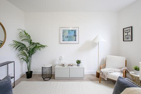 Flat 3, 50 The Grove, Ealing, London, W5 5LG
