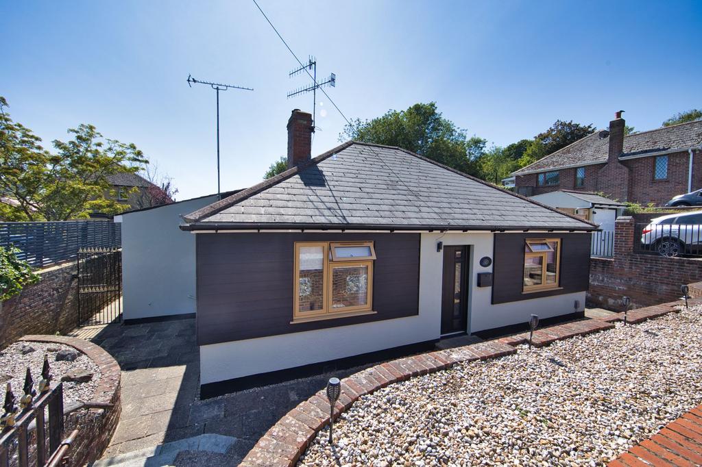 Minnis Lane, River, CT17 2 bed detached bungalow for sale £425,000