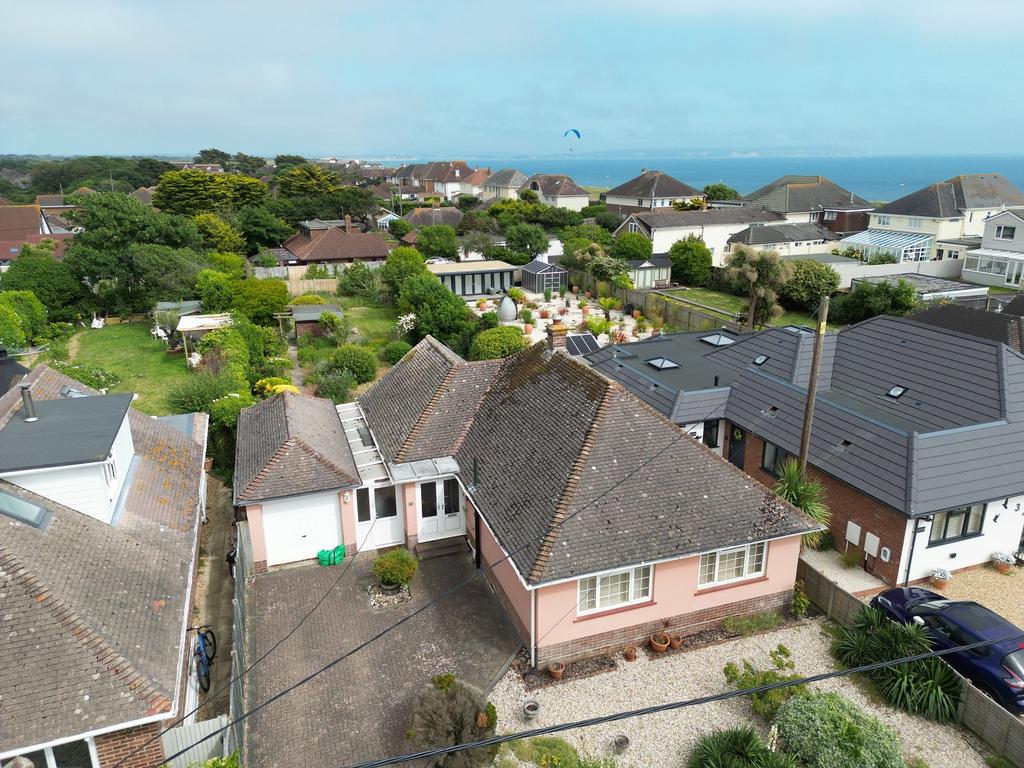 First Marine Avenue, Barton On Sea, New Milton, Hampshire. BH25 7DP 3
