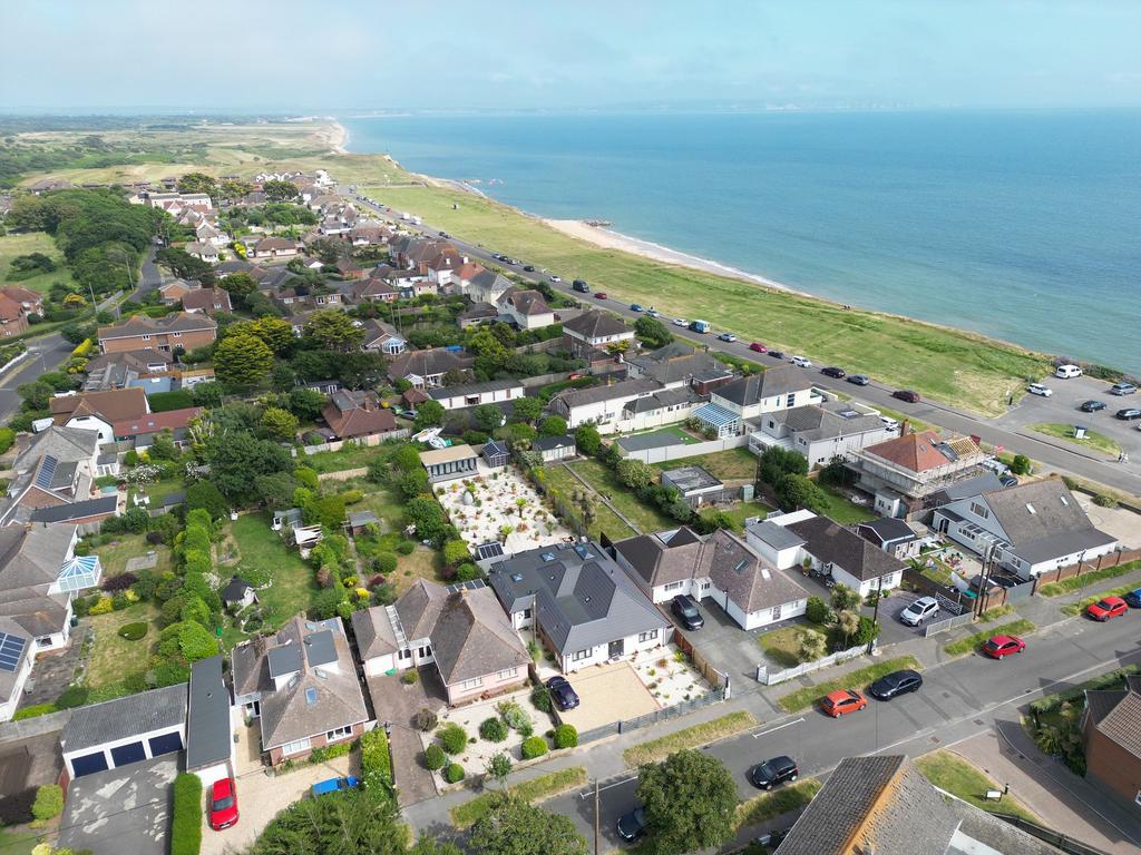 First Marine Avenue, Barton On Sea, New Milton, Hampshire. BH25 7DP 3