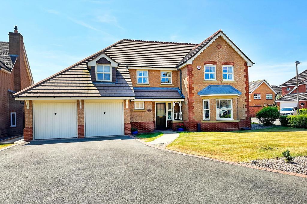 Lapwing Drive, HamptonInArden, B92 4 bed detached house £695,000