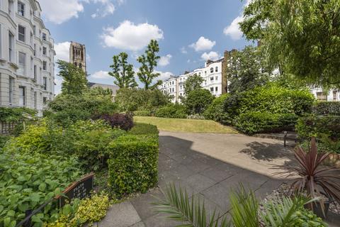 1 bedroom flat for sale, Pinehurst Court, 1-3 Colville Gardens, Notting Hill