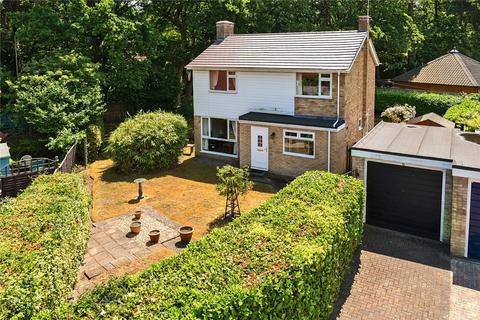 6 Sandy Close, Woking, GU22 8BQ