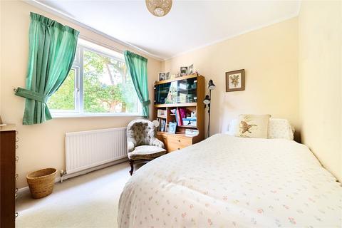 6 Sandy Close, Woking, GU22 8BQ