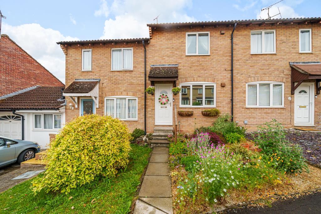 Swindon, Wiltshire, SN25 2 bed terraced house for sale £230,000