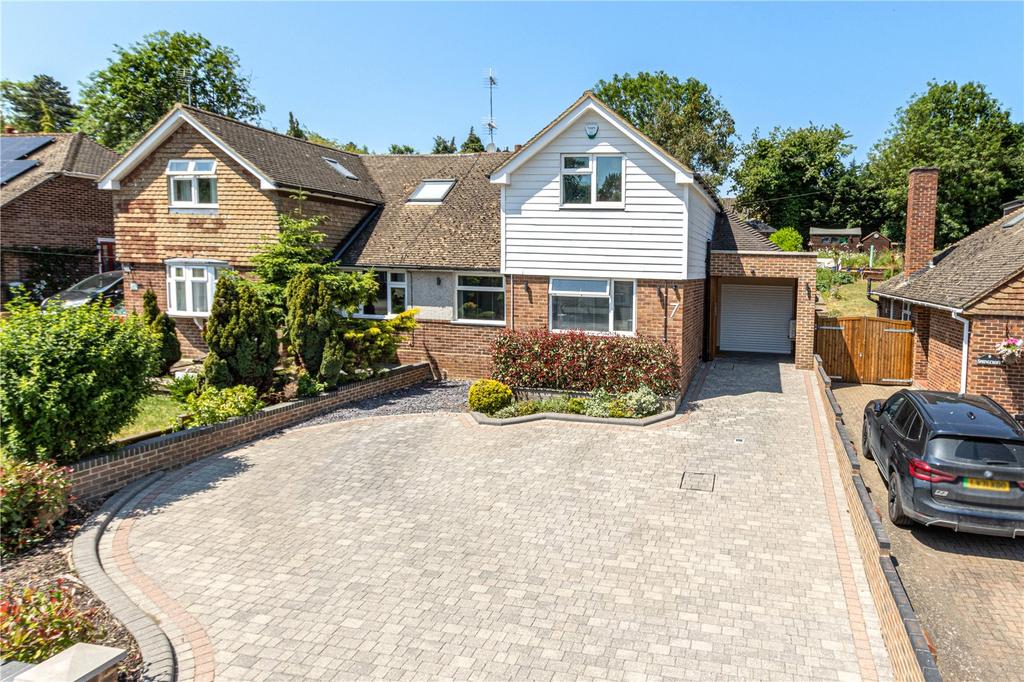 Springcroft, Hartley, Longfield, Kent, DA3 5 bed semidetached house