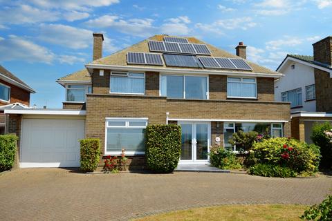 4 bedroom detached house for sale, Thorpe Bay Gardens, Thorpe Bay, SS1