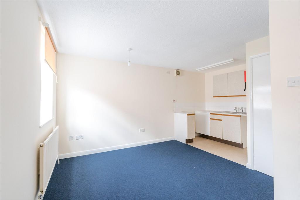 4 - Living/Kitchen