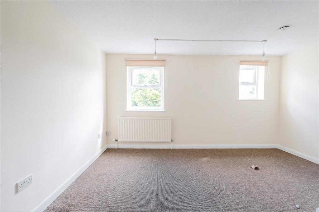 5 - Living/Kitchen