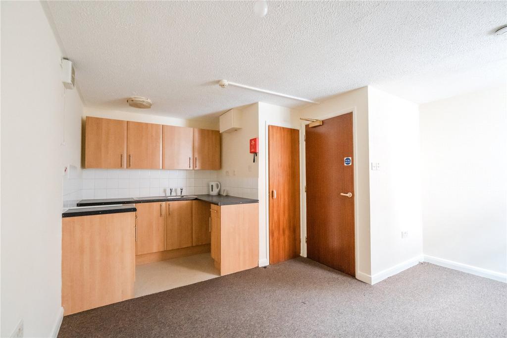 1 - Living/Kitchen