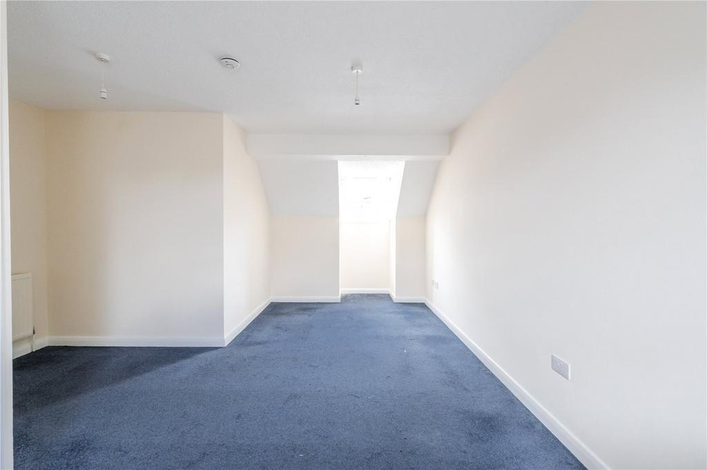 8 - Living/Kitchen
