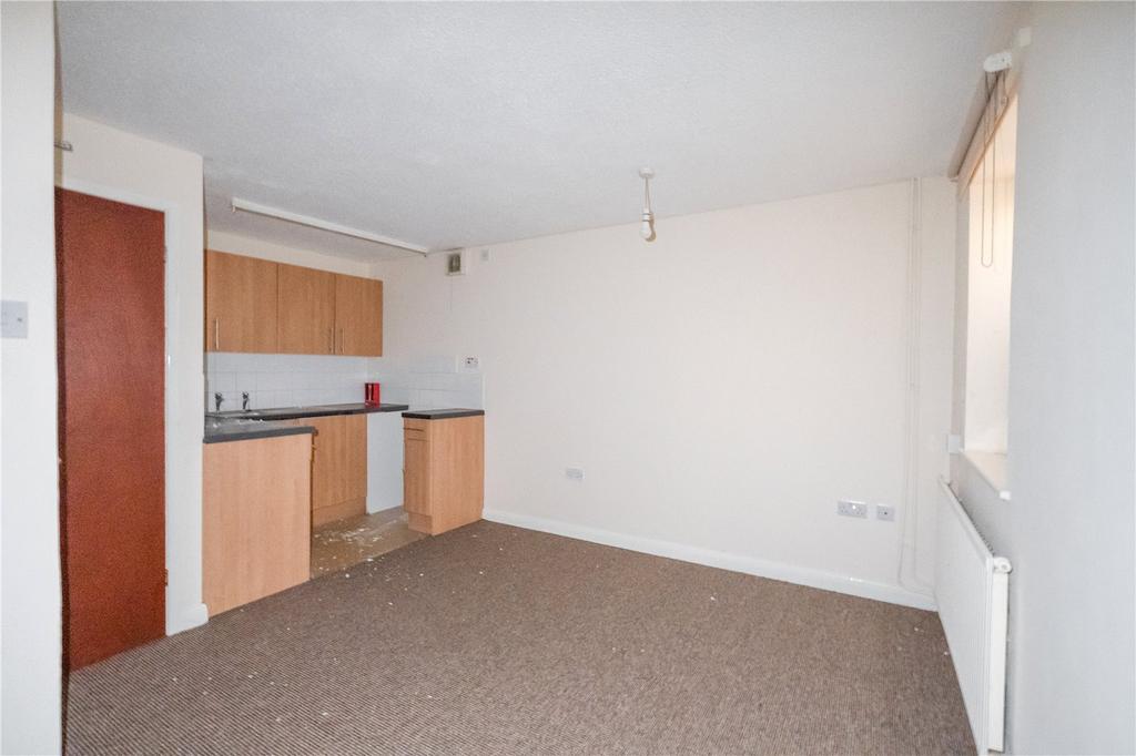 2 - Living/Kitchen