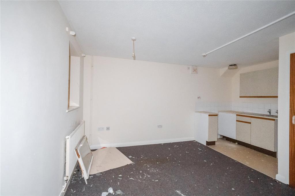 3 - Living/Kitchen